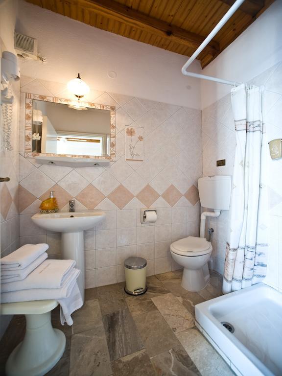 Vana Holidays Ornos  Chambre photo